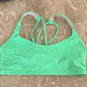 Lululemon free to be sports bra size 4